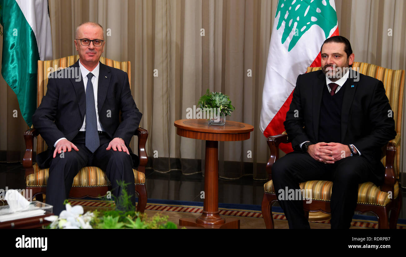 Beirut, Beirut, Libanon. Jan, 2019 19. Dem palästinensischen Ministerpräsidenten Rami Hamdallah trifft trifft libanesischen Ministerpräsidenten Saad Al-Hariri, vor einem Wochenende arabischen Gipfel in Beirut, Libanon, am 19. Januar 2019. Die wirtschaftliche und soziale Entwicklung der arabischen Gipfel, oder AESD, wird im Libanon zum ersten Mal inmitten scharfe Gegensätze im Land und unter den arabischen Ländern Kredit statt: Prime Minister Office/APA-Images/ZUMA Draht/Alamy leben Nachrichten Stockfoto