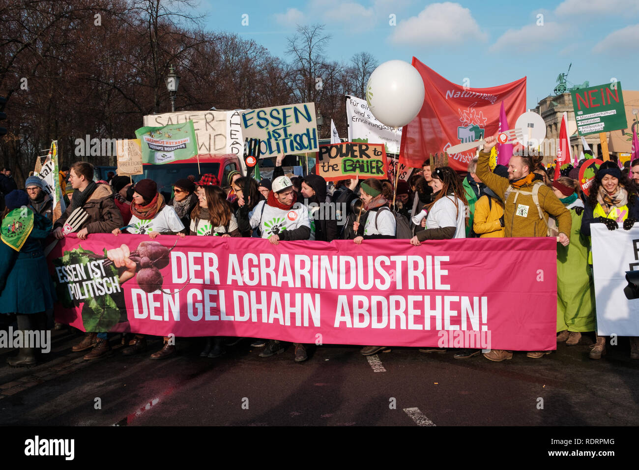 Berlin, Deutschland - Januar 19, 2019: Demonstration "Wir haben es satt", gegen die deutsche und die EU-Agrarpolitik und für eine nachhaltige Landwirtschaft in Berlin Credit: hanohiki/Alamy Live News Credit: hanohiki/Alamy leben Nachrichten Stockfoto