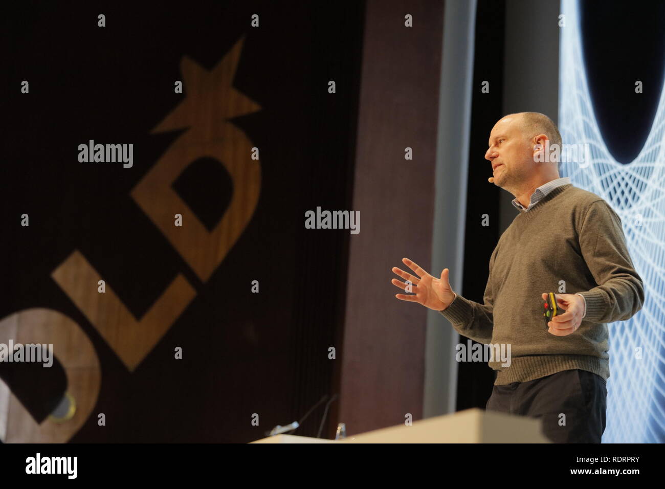 München, Deutschland. Jan, 2019 19. Albert Wenger, Union Square Ventures an der DLD-Konferenz in München 2019, EuropeÕs große Innovation Konferenz, Alte Kongresshalle, München, 19. Januar 2019 Freie Presse Bild © Picture Alliance für DLD | Verwendung weltweit Quelle: dpa/Alamy Leben Nachrichten Quelle: dpa Picture alliance/Alamy Leben Nachrichten Quelle: dpa Picture alliance/Alamy Leben Nachrichten spricht Stockfoto