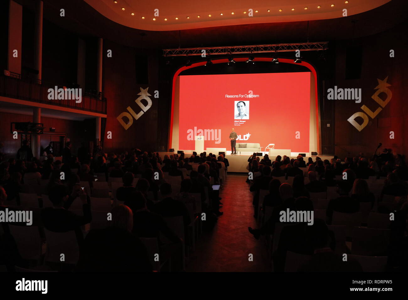 München, Deutschland. Jan, 2019 19. Albert Wenger, Union Square Ventures an der DLD-Konferenz in München 2019, EuropeÕs große Innovation Konferenz, Alte Kongresshalle, München, 19. Januar 2019 Freie Presse Bild © Picture Alliance für DLD | Verwendung weltweit Quelle: dpa/Alamy Leben Nachrichten Quelle: dpa Picture alliance/Alamy Leben Nachrichten Quelle: dpa Picture alliance/Alamy Leben Nachrichten spricht Stockfoto