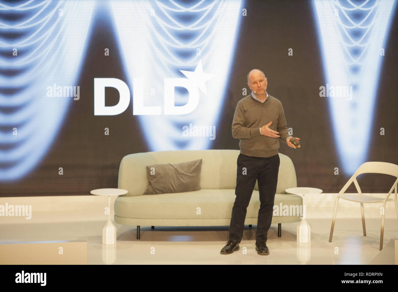 München, Deutschland. Jan, 2019 19. Albert Wenger, Union Square Ventures an der DLD-Konferenz in München 2019, EuropeÕs große Innovation Konferenz, Alte Kongresshalle, München, 19. Januar 2019 Freie Presse Bild © Picture Alliance für DLD | Verwendung weltweit Quelle: dpa/Alamy Leben Nachrichten Quelle: dpa Picture alliance/Alamy Leben Nachrichten Quelle: dpa Picture alliance/Alamy Leben Nachrichten spricht Stockfoto