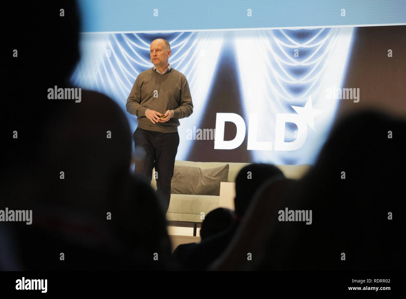 München, Deutschland. Jan, 2019 19. Albert Wenger, Union Square Ventures an der DLD-Konferenz in München 2019, EuropeÕs große Innovation Konferenz, Alte Kongresshalle, München, 19. Januar 2019 Freie Presse Bild © Picture Alliance für DLD | Verwendung weltweit Quelle: dpa/Alamy Leben Nachrichten Quelle: dpa Picture alliance/Alamy Leben Nachrichten Quelle: dpa Picture alliance/Alamy Leben Nachrichten spricht Stockfoto