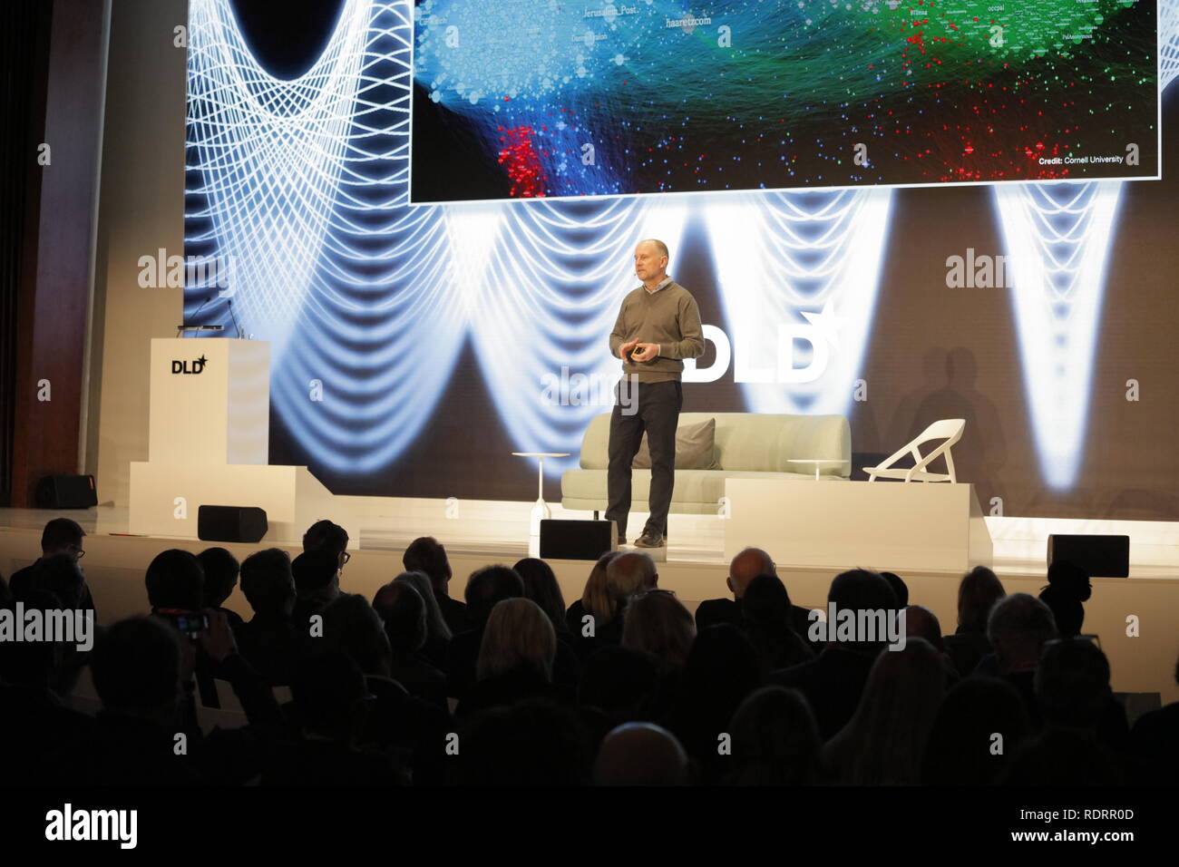 München, Deutschland. Jan, 2019 19. Albert Wenger, Union Square Ventures an der DLD-Konferenz in München 2019, EuropeÕs große Innovation Konferenz, Alte Kongresshalle, München, 19. Januar 2019 Freie Presse Bild © Picture Alliance für DLD | Verwendung weltweit Quelle: dpa/Alamy Leben Nachrichten Quelle: dpa Picture alliance/Alamy Leben Nachrichten Quelle: dpa Picture alliance/Alamy Leben Nachrichten spricht Stockfoto