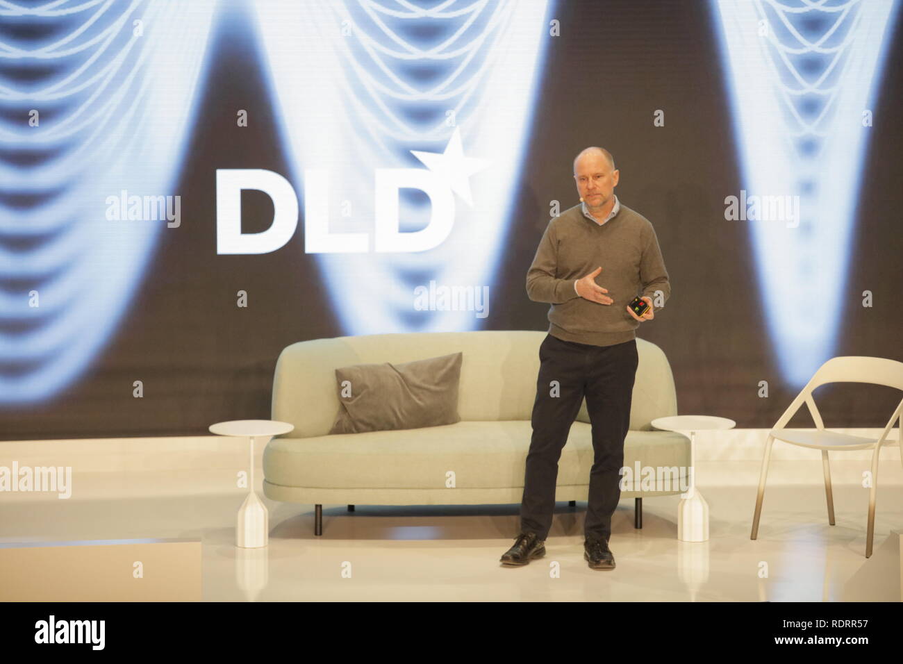 München, Deutschland. Jan, 2019 19. Albert Wenger, Union Square Ventures an der DLD-Konferenz in München 2019, EuropeÕs große Innovation Konferenz, Alte Kongresshalle, München, 19. Januar 2019 Freie Presse Bild © Picture Alliance für DLD | Verwendung weltweit Quelle: dpa/Alamy Leben Nachrichten Quelle: dpa Picture alliance/Alamy Leben Nachrichten Quelle: dpa Picture alliance/Alamy Leben Nachrichten spricht Stockfoto