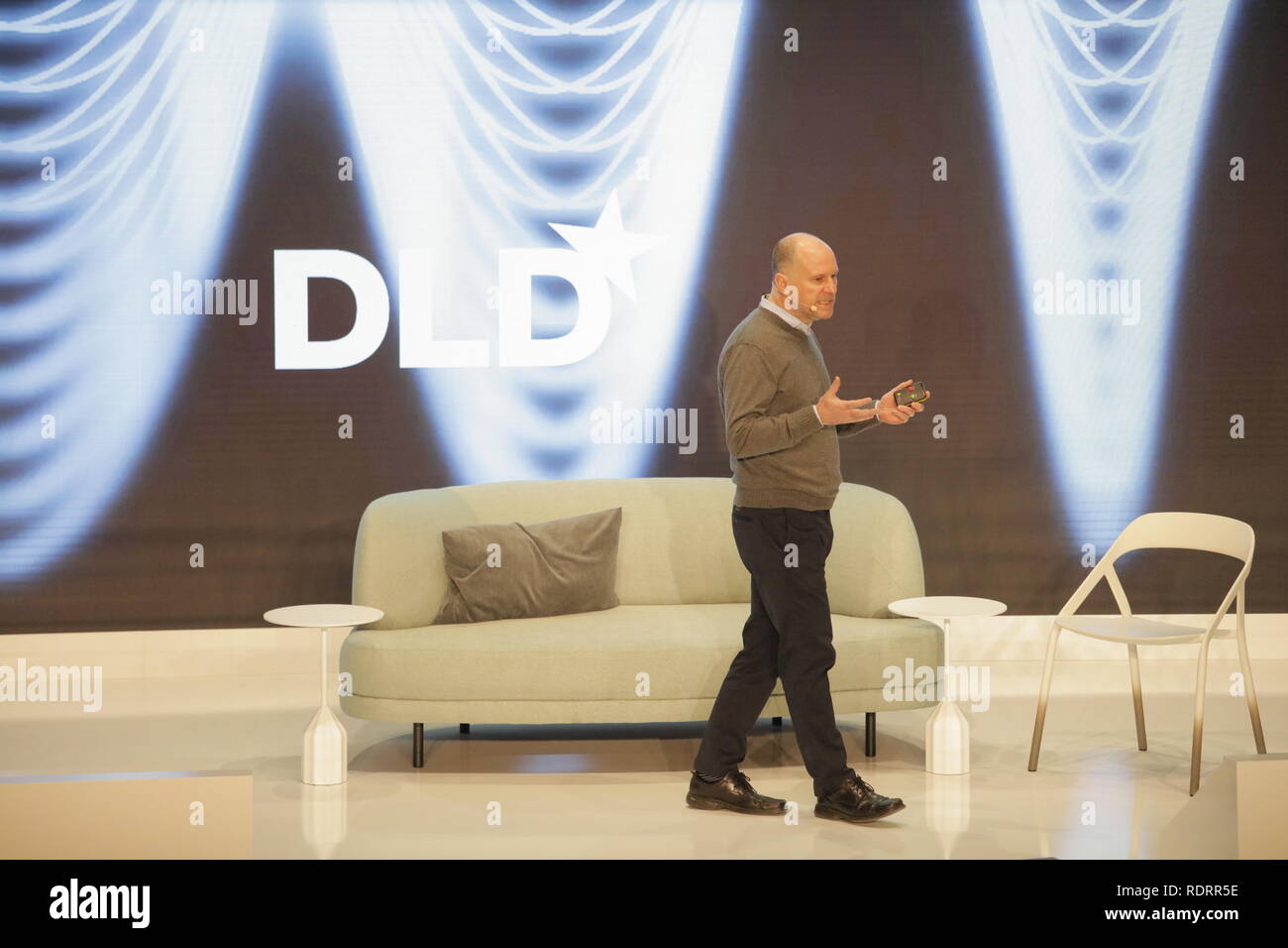 München, Deutschland. Jan, 2019 19. Albert Wenger, Union Square Ventures an der DLD-Konferenz in München 2019, EuropeÕs große Innovation Konferenz, Alte Kongresshalle, München, 19. Januar 2019 Freie Presse Bild © Picture Alliance für DLD | Verwendung weltweit Quelle: dpa/Alamy Leben Nachrichten Quelle: dpa Picture alliance/Alamy Leben Nachrichten Quelle: dpa Picture alliance/Alamy Leben Nachrichten spricht Stockfoto