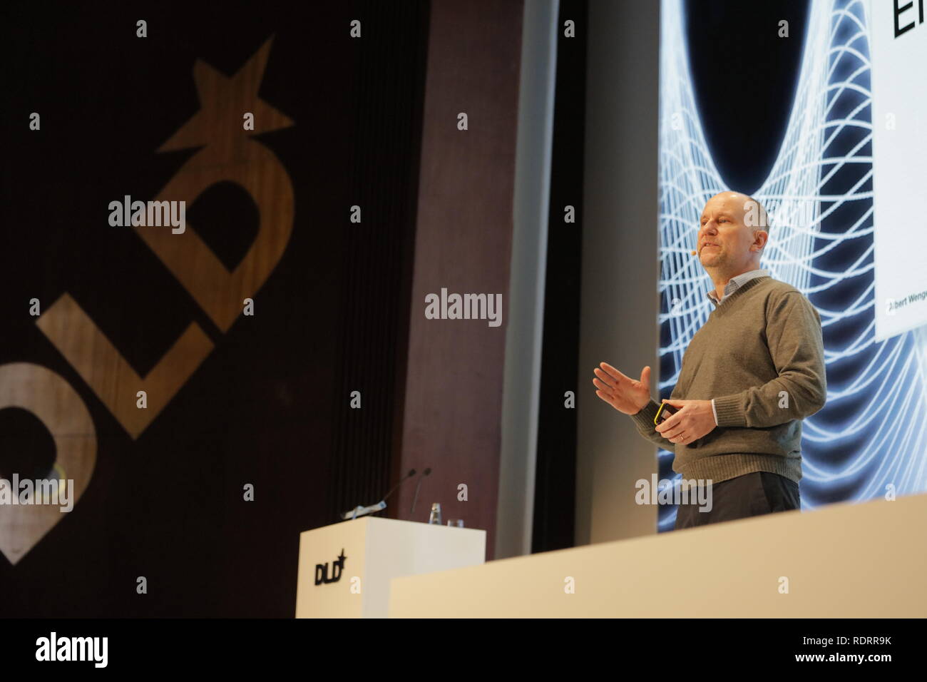 München, Deutschland. Jan, 2019 19. Albert Wenger, Union Square Ventures an der DLD-Konferenz in München 2019, EuropeÕs große Innovation Konferenz, Alte Kongresshalle, München, 19. Januar 2019 Freie Presse Bild © Picture Alliance für DLD | Verwendung weltweit Quelle: dpa/Alamy Leben Nachrichten Quelle: dpa Picture alliance/Alamy Leben Nachrichten Quelle: dpa Picture alliance/Alamy Leben Nachrichten spricht Stockfoto