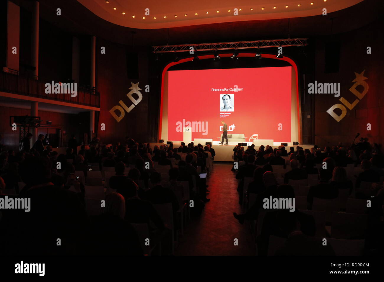 München, Deutschland. Jan, 2019 19. Albert Wenger, Union Square Ventures an der DLD-Konferenz in München 2019, EuropeÕs große Innovation Konferenz, Alte Kongresshalle, München, 19. Januar 2019 Freie Presse Bild © Picture Alliance für DLD | Verwendung weltweit Quelle: dpa/Alamy Leben Nachrichten Quelle: dpa Picture alliance/Alamy Leben Nachrichten Quelle: dpa Picture alliance/Alamy Leben Nachrichten spricht Stockfoto