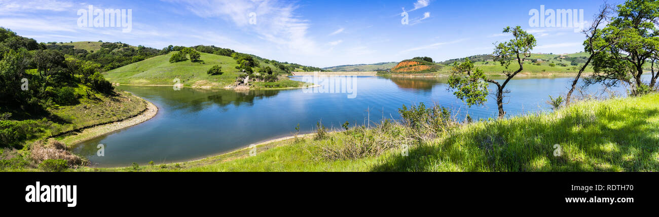 Panoramablick über Calero Reservoir, Calero County Park, Santa Clara County, South San Francisco Bay Area, Kalifornien Stockfoto