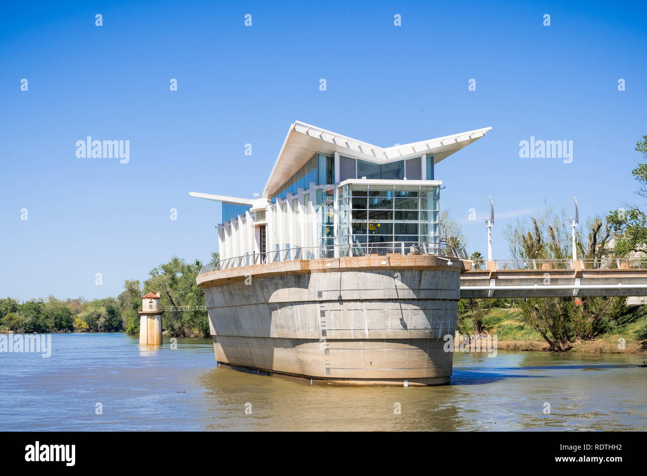 Das neue und moderne Sacramento River Auftragseingang, Kalifornien Stockfoto