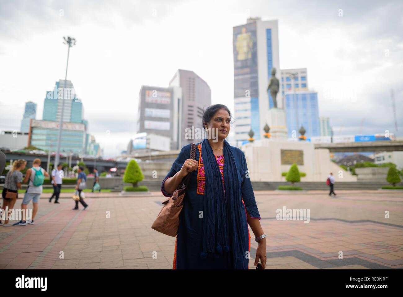 Reifen schöne indische Frau, die Erkundung der Stadt Bangkok, Tha Stockfoto