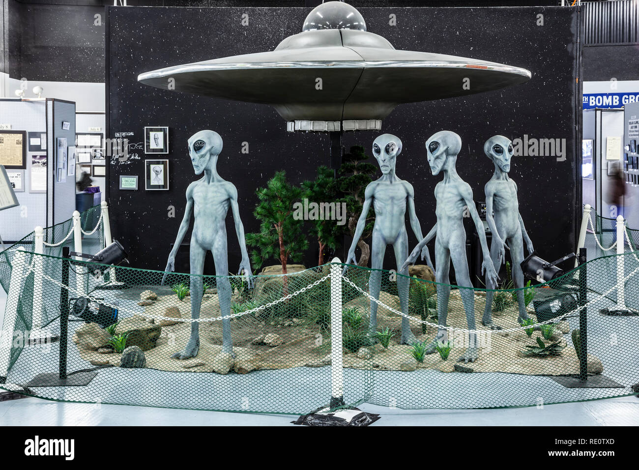 Fliegende Untertasse UFO und Aliens Ausstellung, UFO Museum, Roswell, New Mexiko USA Stockfoto