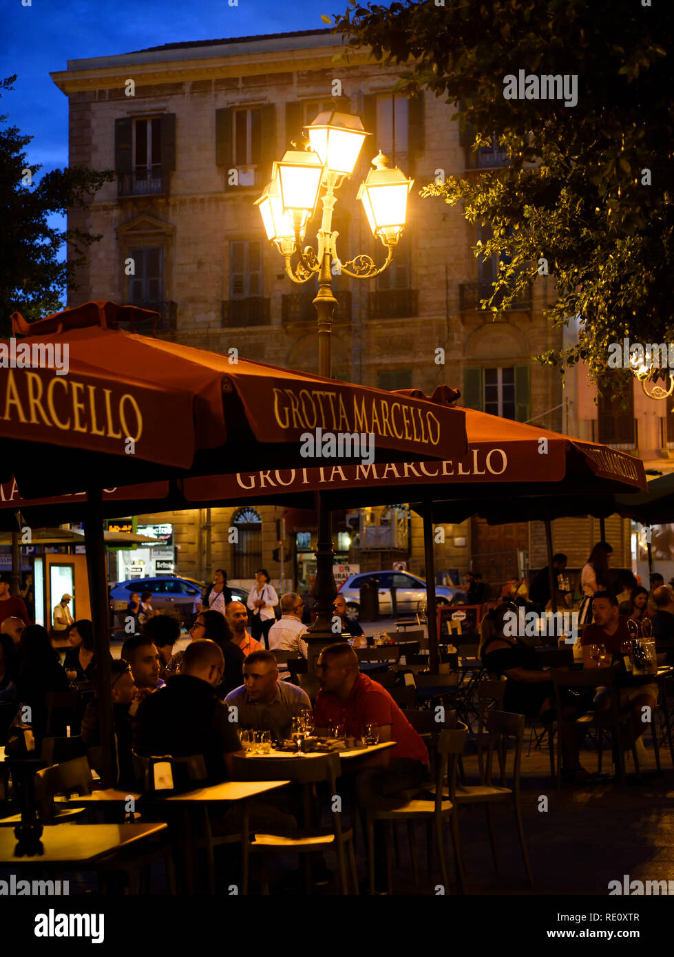 Piazza Yenne nachts Cagliari Sardinien Italien Stockfoto