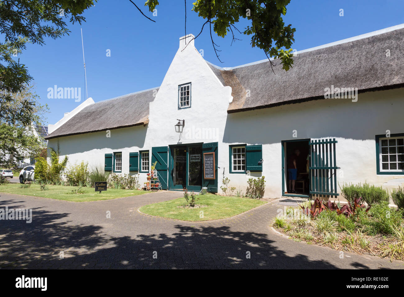 Buitenverwachting Weingut und Restaurant, Constantia, Cape Town, Western Cape, Südafrika. Alte kap-holländische Architektur. Stockfoto