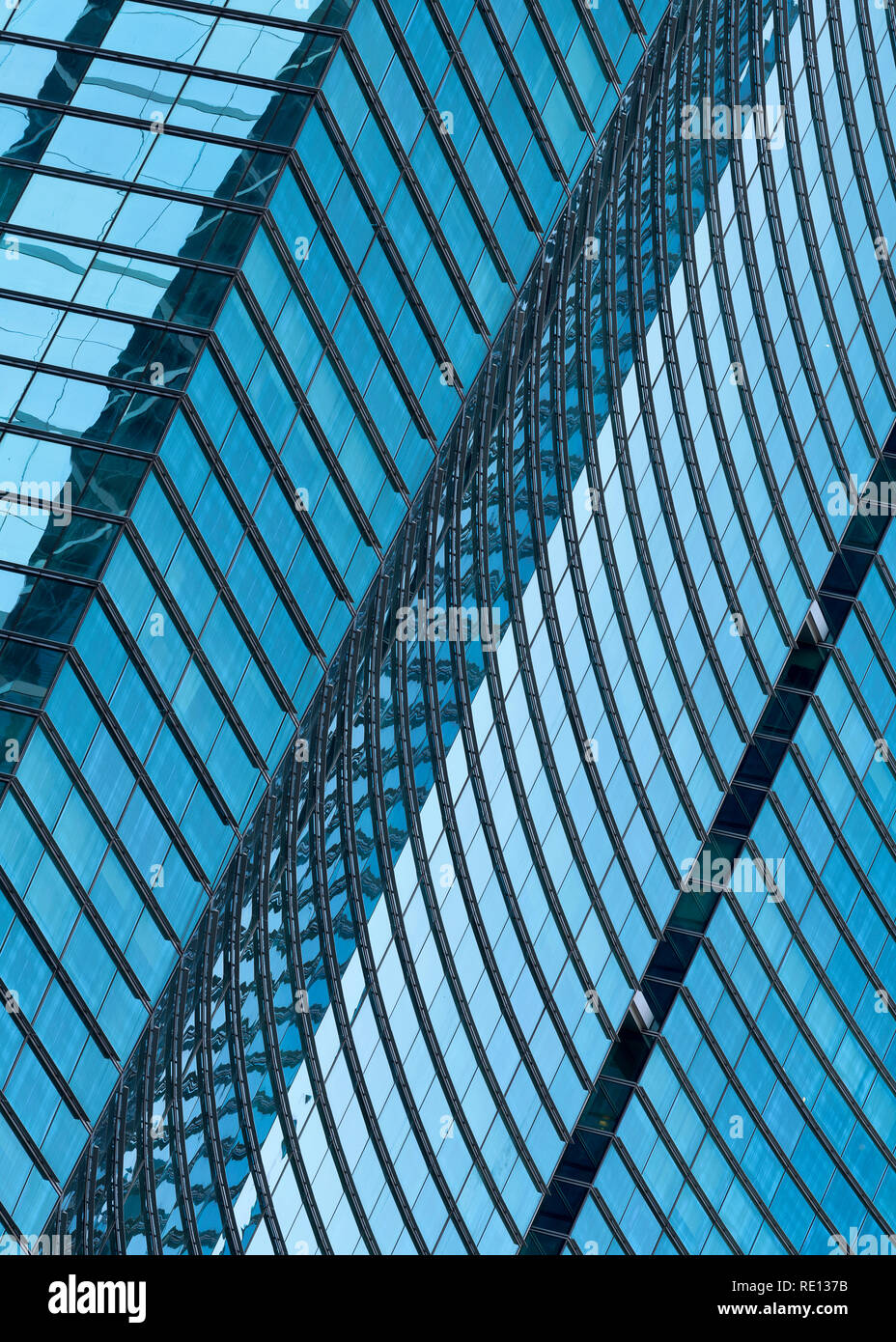 Glasfassade moderner Gebäude Formen architektonische Abstract in 1395 Brickell Avenue in Downtown Miami, Florida Stockfoto