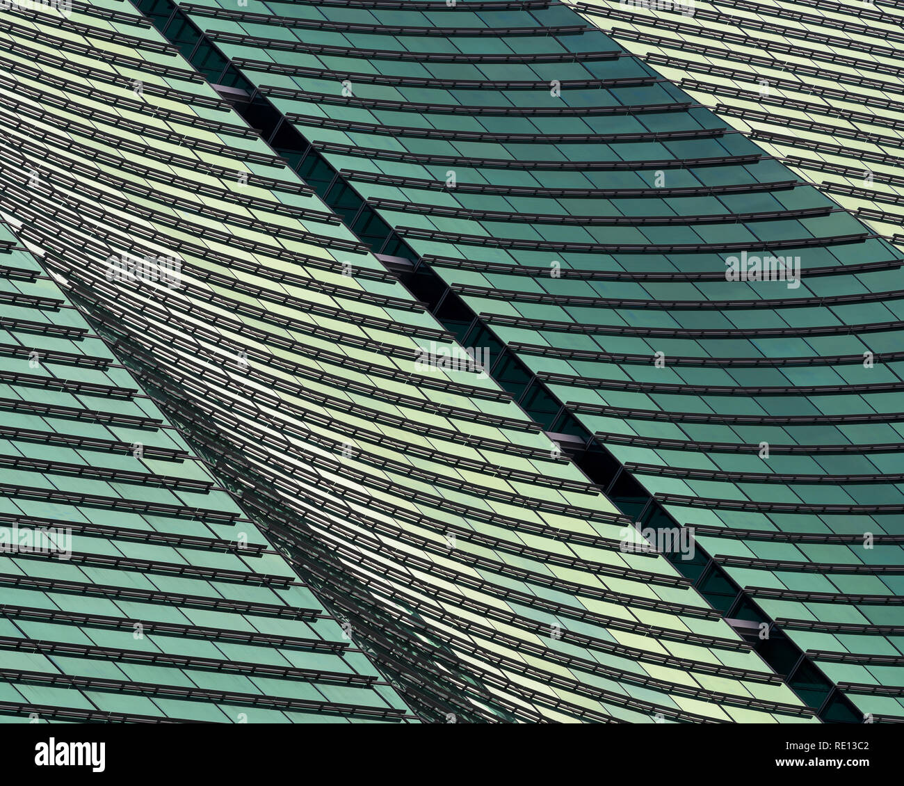 Glasfassade moderner Gebäude Formen architektonische Abstract in 1395 Brickell Avenue in Downtown Miami, Florida Stockfoto
