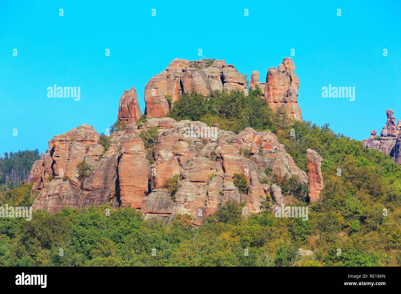 Berge Panorama von belogradchik Felsen Felsen, Natur Edelstein Wahrzeichen, Bulgarien Stockfoto