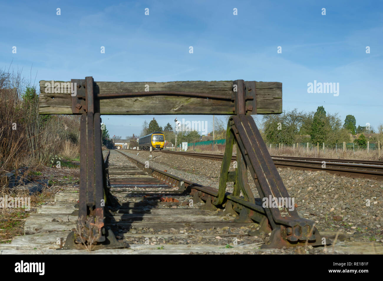 Klasse 165 108 Köpfe in Richtung Oxford und London Paddington, wie es Moreton in Marsh verlässt am 9. Januar 2019 Stockfoto