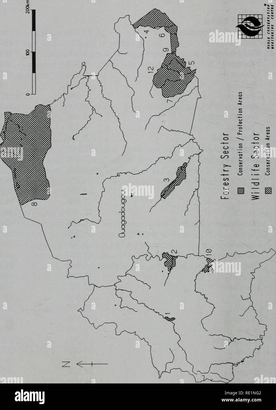 . Ökologisch sensiblen Standorten in Afrika. Band 5: Sahel. Ökologisch sensible Gebiete von Afrika Ich d p2^m • mm. 10. Bitte beachten Sie, dass diese Bilder sind von der gescannten Seite Bilder, die digital für die Lesbarkeit verbessert haben mögen - Färbung und Aussehen dieser Abbildungen können nicht perfekt dem Original ähneln. extrahiert. WCMC. Weltbank Stockfoto