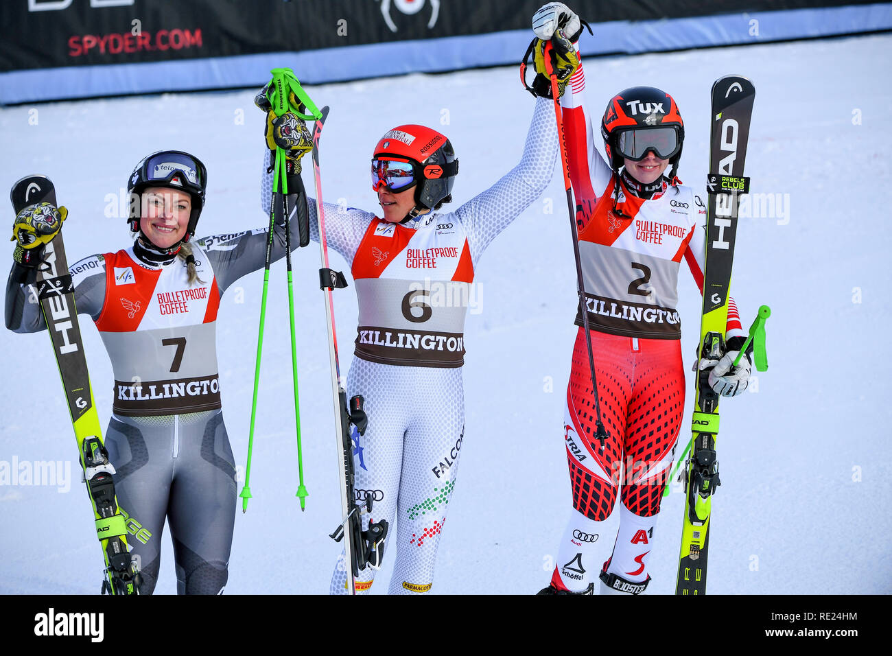 KILLINGTON, USA - 24. NOVEMBER: Ragnhild Mowinckel Norwegen nimmt Platz 2, Federica Brignone von Italien auf Platz 1. Stockfoto