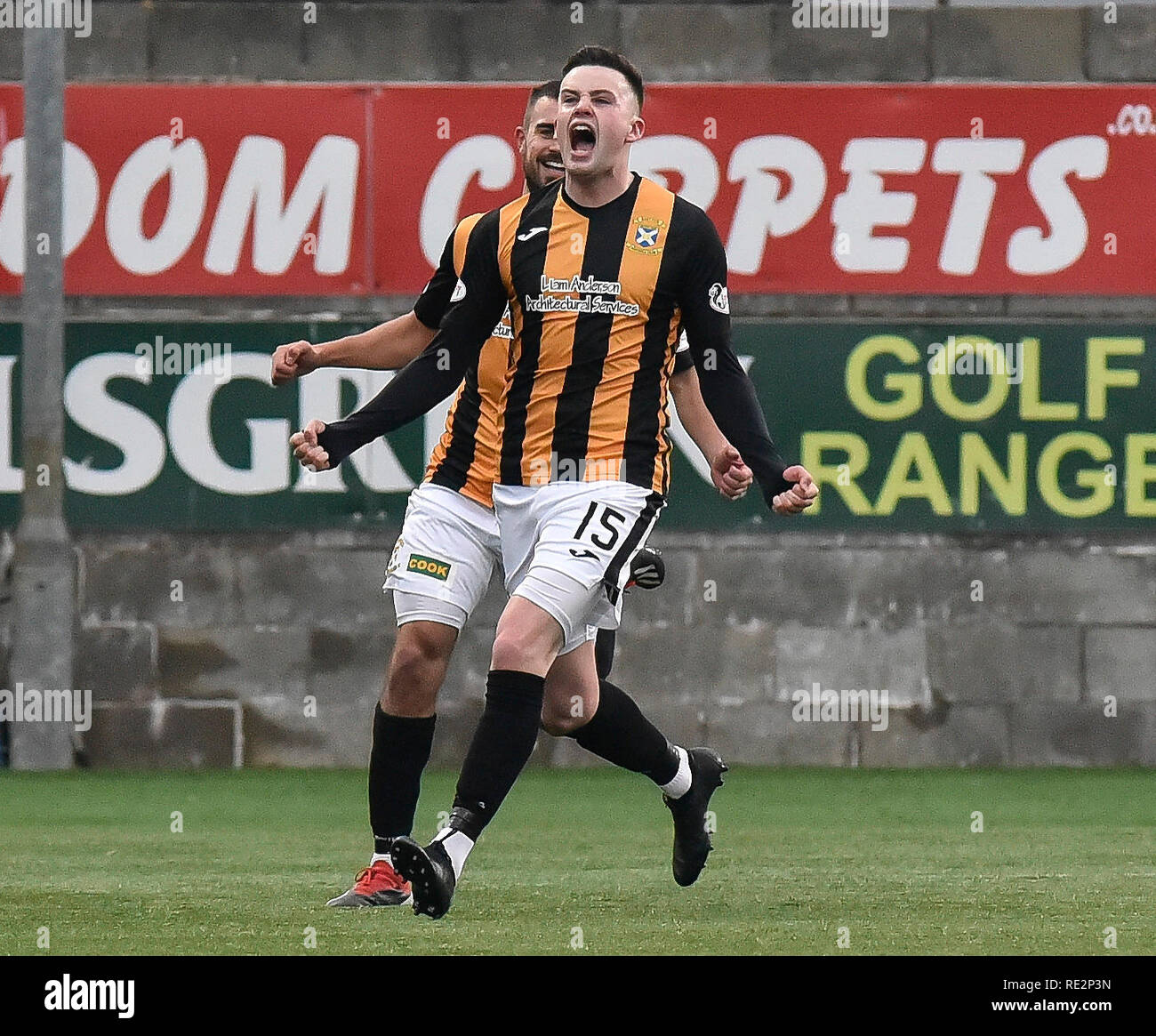 METHIL, Schottland, Großbritannien. East Fife FC nahm auf Greenock Morton in der William Hill Scottish Cup 4 Runde im Bayview Stadion. Die Liga 1 Teil Timer schlug die Mannschaft aus einer Liga vor, um sie in die fünfte Runde. Bild: Anton Dowds (East Fife) feiert zählen das erste Ziel für East Fife während der William Hill Scottish Cup 4.Runde zwischen East Fife und Greenock Morton in der Ortschaft Hub Bayview Stadion, wo die Liga1-Seite aus zog ein großer Gewinn, den er in der 5. Runde aufmerksam zu machen. © Dave Johnston/Alamy leben Nachrichten Stockfoto