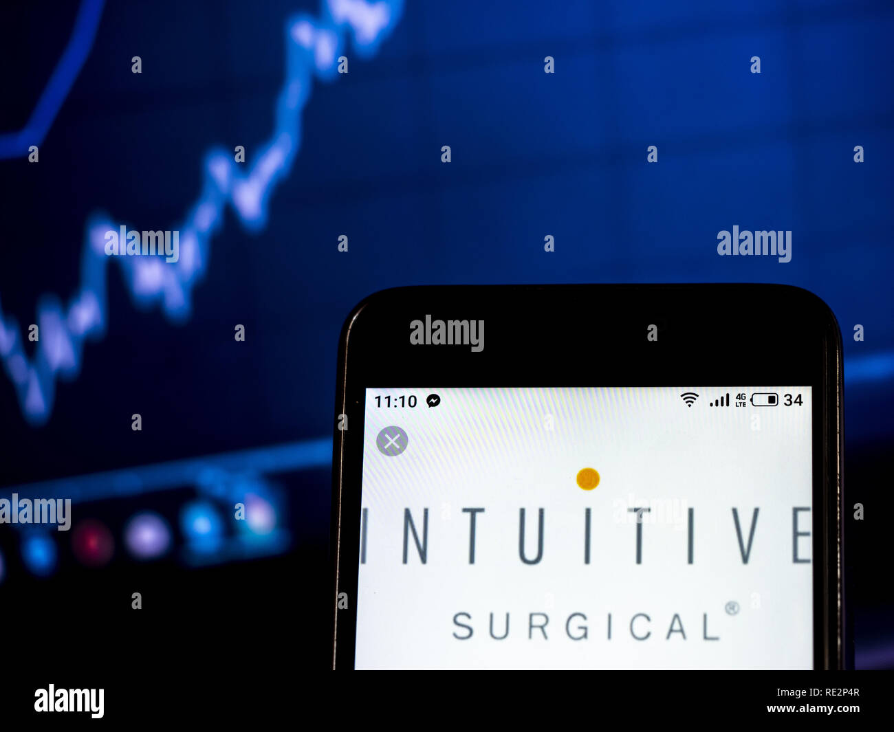 Kiew, Ukraine. Jan, 2019 19. Intuitive Surgical Corporation logo gesehen auf einem Smartphone angezeigt. Quelle: Igor Golovniov/SOPA Images/ZUMA Draht/Alamy leben Nachrichten Stockfoto