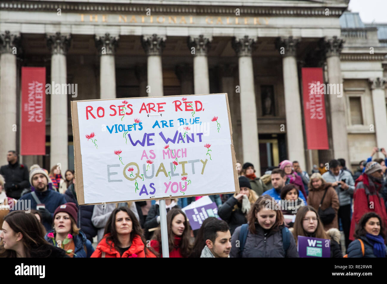 London, Großbritannien. 19. Januar, 2019. Tausende von Frauen sorgen das Brot & Rosen Kundgebung gegen Sparmaßnahmen in Trafalgar Square von Frauen März London organisiert mit dem weltweiten März zusammenfällt. Credit: Mark Kerrison/Alamy leben Nachrichten Stockfoto