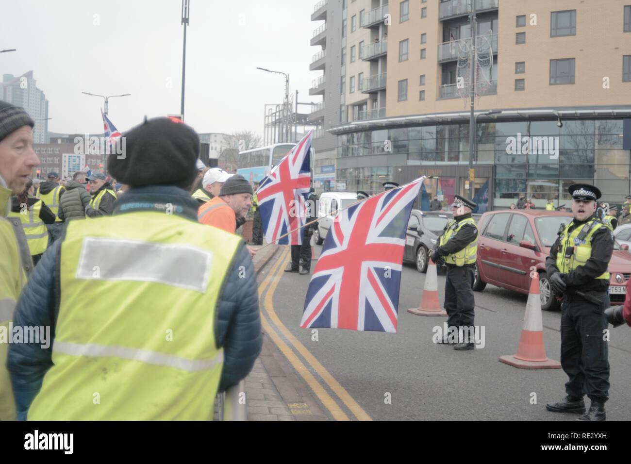 Leeds, Großbritannien. 19. Jan 2019. Gelbe Weste März in Leeds außerhalb BBC Yorkshire Baukredit: Maverick/Alamy leben Nachrichten Stockfoto