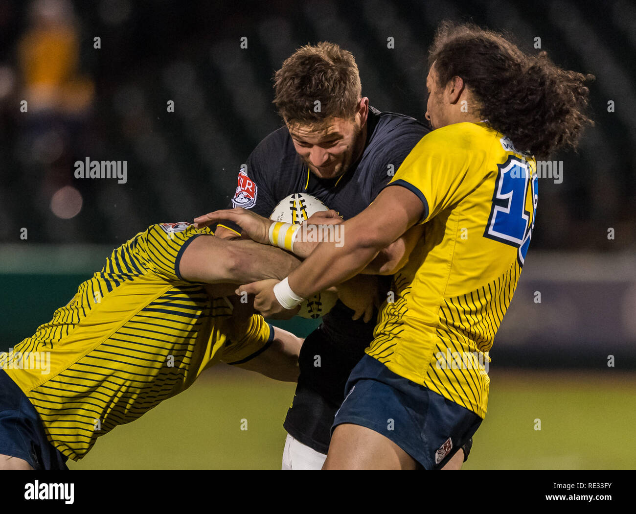 Houston SaberCats prop Jamie Denver (1) Erhält von Glendale Raptors flanker Hanco Germishuys (7) und mittleren Mika Kruse (13) während der Ausstellung Spiel zwischen den Glendale Raptors und das Houston SaberCats im Sternbild Feld, Sugar Land, Texas blockiert. Vollzeit Glendale Raptors beat Houston SaberCats 36-21. © Maria Lysaker - Cal Sports Media Stockfoto