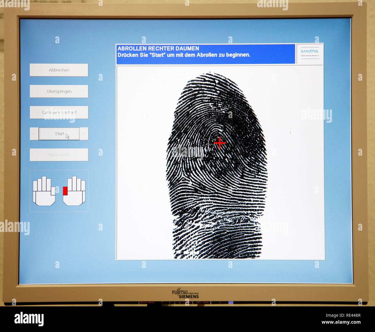 Fingerabdrücke und Handabdrücke von Digital Scanner erfasst, physische Identifizierung eines Verdächtigen in einer strafrechtlichen Untersuchung Stockfoto