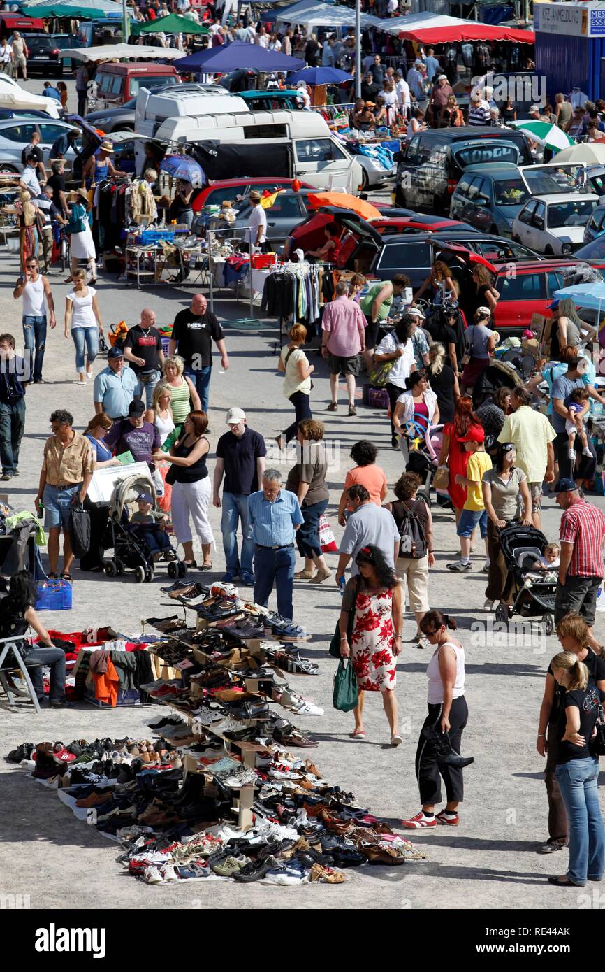 Der grte Flohmarkt in der Region Ruhrgebiet, im Sommer Party in der  Grugahalle Eventhalle, Essen Stockfotografie - Alamy