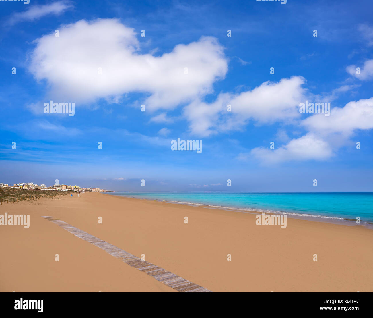 Playa de La Mata Strand in Torrevieja Alicante in Spanien an der Costa Blanca Stockfoto