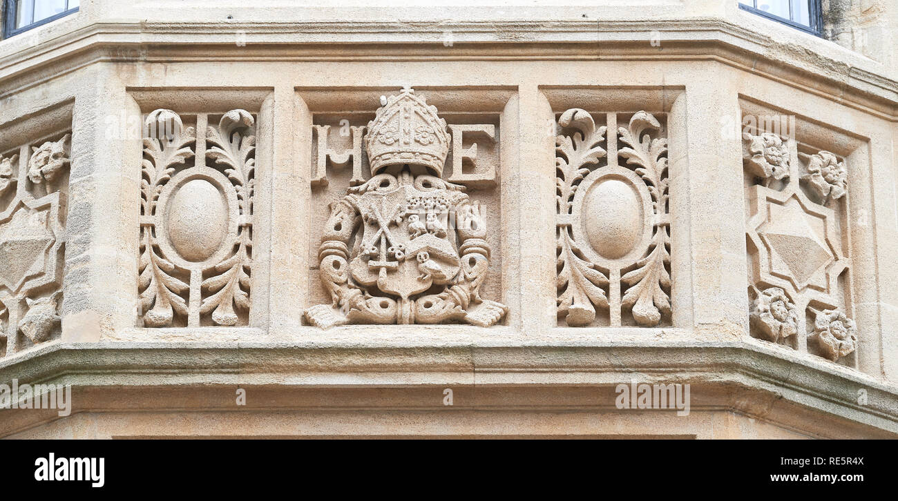 Kunstvollen steinmetzarbeiten an der Wand der Jackson und Oldham Gebäude des Corpus Christi College, Universität Oxford, England. Stockfoto