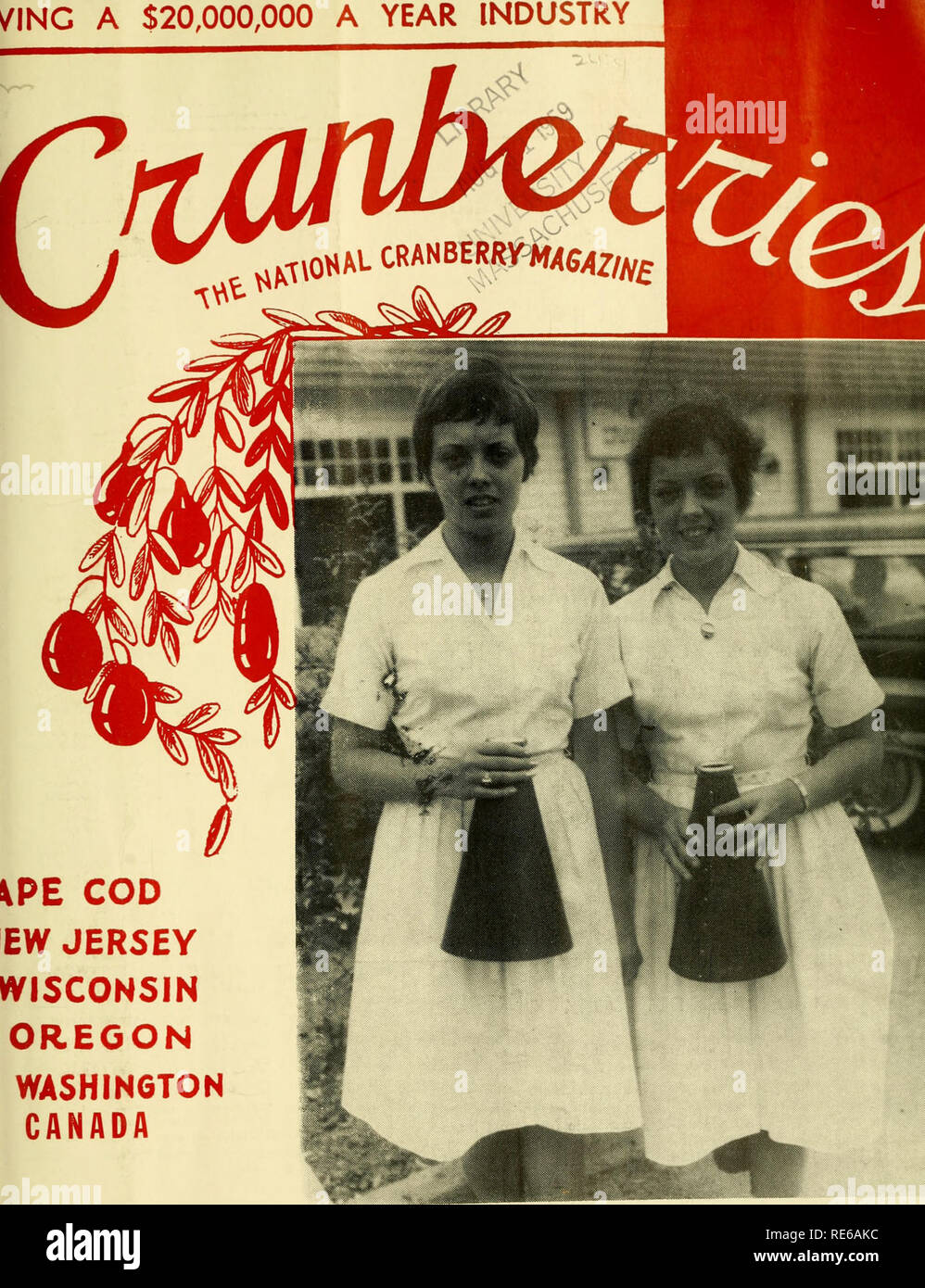 . Preiselbeeren;: die nationalen cranberry Magazin. Preiselbeeren. ZING ein $ 20.000.000 PRO JAHR INDUSTRIE. ^ PE COD EW JERSEY WISCONSIN OREGON WASHINGTON KANADA ZWILLINGE, Beverly und Diane Sullivan sind Sommer Tour Guides im Ocean (Onset, Mass.) Cannery. Siehe Seite 1. (Cranberries 35 Cents AUGUST 1959. Bitte beachten Sie, dass diese Bilder sind von der gescannten Seite Bilder, die digital für die Lesbarkeit verbessert haben mögen - Färbung und Aussehen dieser Abbildungen können nicht perfekt dem Original ähneln. extrahiert. Portland, CT [etc. ]: Taylor Pub. Co [etc. ] Stockfoto