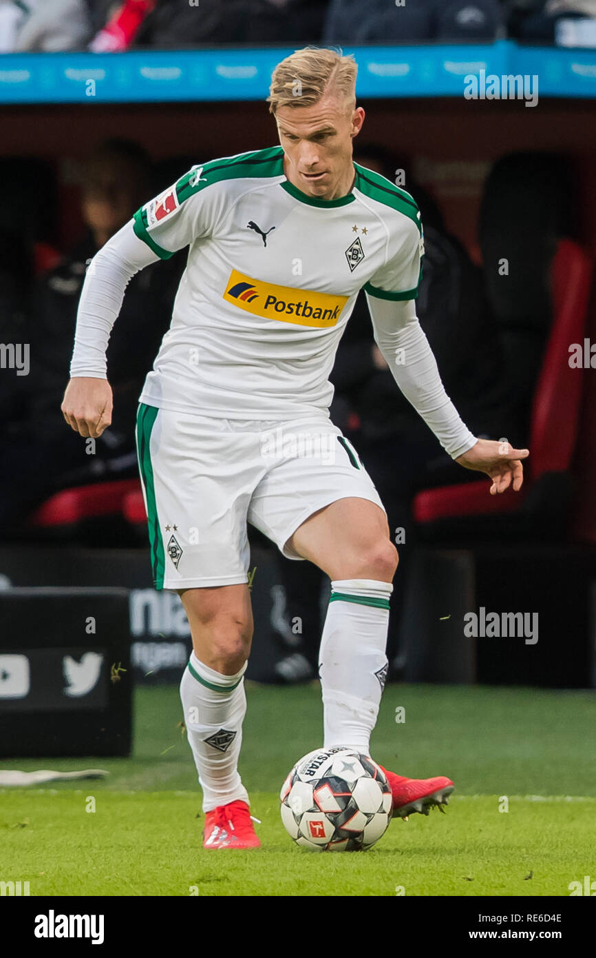 Leverkusen, Deutschland. 19. Jan 2019. Ergebnis 0-1, Borussia Mönchengladbach player Oscar Wendt während dem Spiel Leverkusen - Mönchengladbach DFL-Bestimmungen verbieten die Verwendung von Fotografien als BILDSEQUENZEN UND/ODER QUASI-Video Quelle: Pro Schüsse/Alamy leben Nachrichten Stockfoto