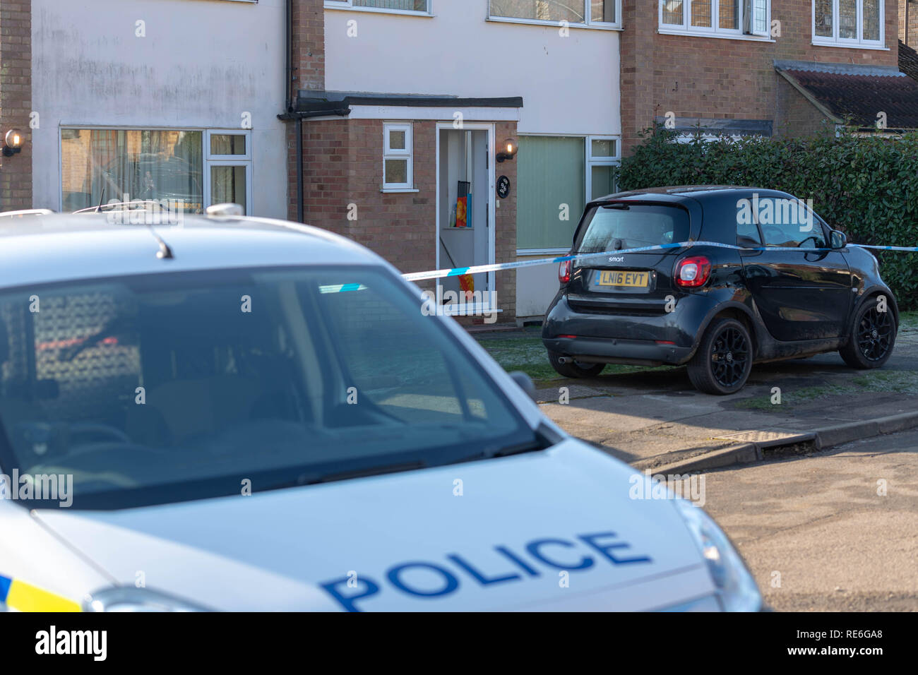 Essex, UK. 20. Januar 2019 Essex Polizei ermittelt gegen einen angeblichen Erstechen an einem Haus in Doddinghurst Brentwood Essex. Ein 20 Jahre alter Mann hat wegen des Verdachts der GBH Credit Ian Davidson/Alamy Leben Nachrichten verhaftet worden Stockfoto