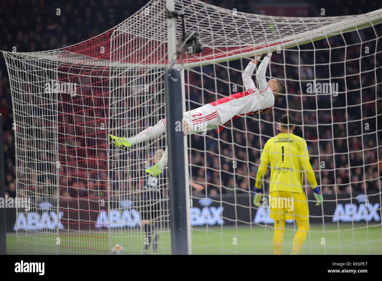 Amsterdam, Niederlande. 20. Januar 2019. Ajax-mittelfeldspieler Hakim Ziyech steht im Feld während des Spiels gegen Heerenveen für ein Match in der niederländischen Ersten Liga. Amsterdam, Niederlande, 20. Januar 2019. Credit: Federico Guerra Maranesi/Alamy leben Nachrichten Stockfoto