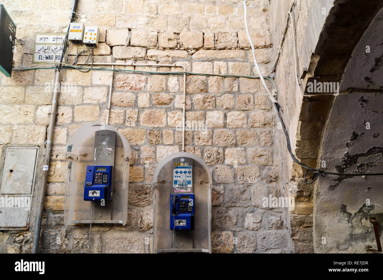 Telefonzellen in der Altstadt von Jerusalem Stockfoto