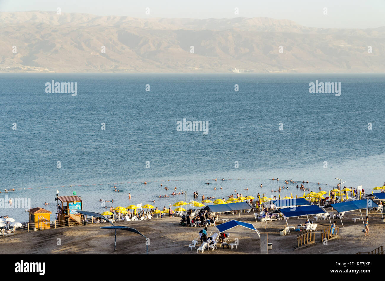 Das Tote Meer (West Bank), hypersaline und tiefsten See der Welt, am-430 m unter dem Meeresspiegel Stockfoto