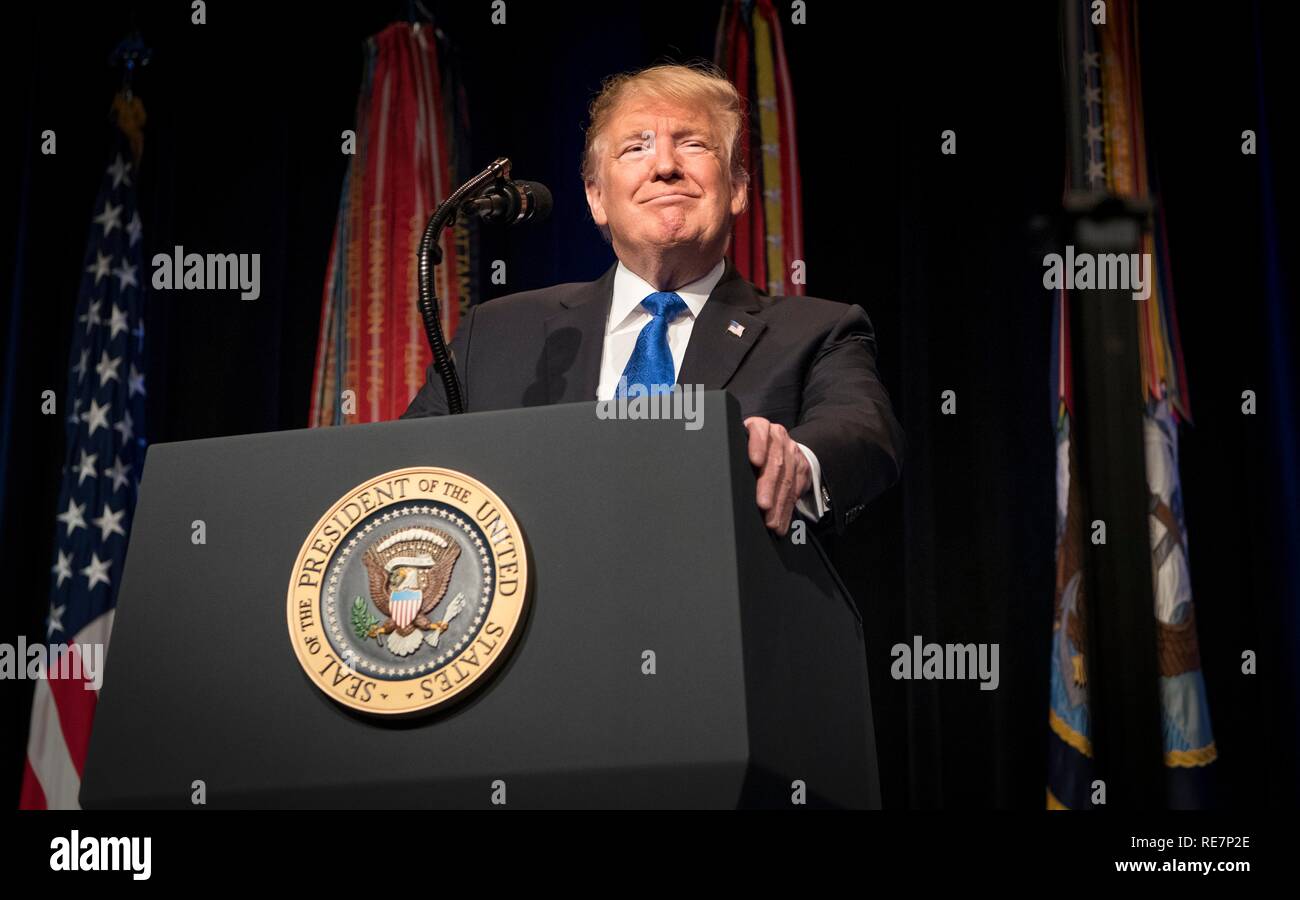 Us-Präsident Donald Trump liefert Erläuterungen zu seinem neuen amerikanischen Raketenabwehr Lehre im Pentagon Januar 17, 2019 in Washington, DC. Stockfoto