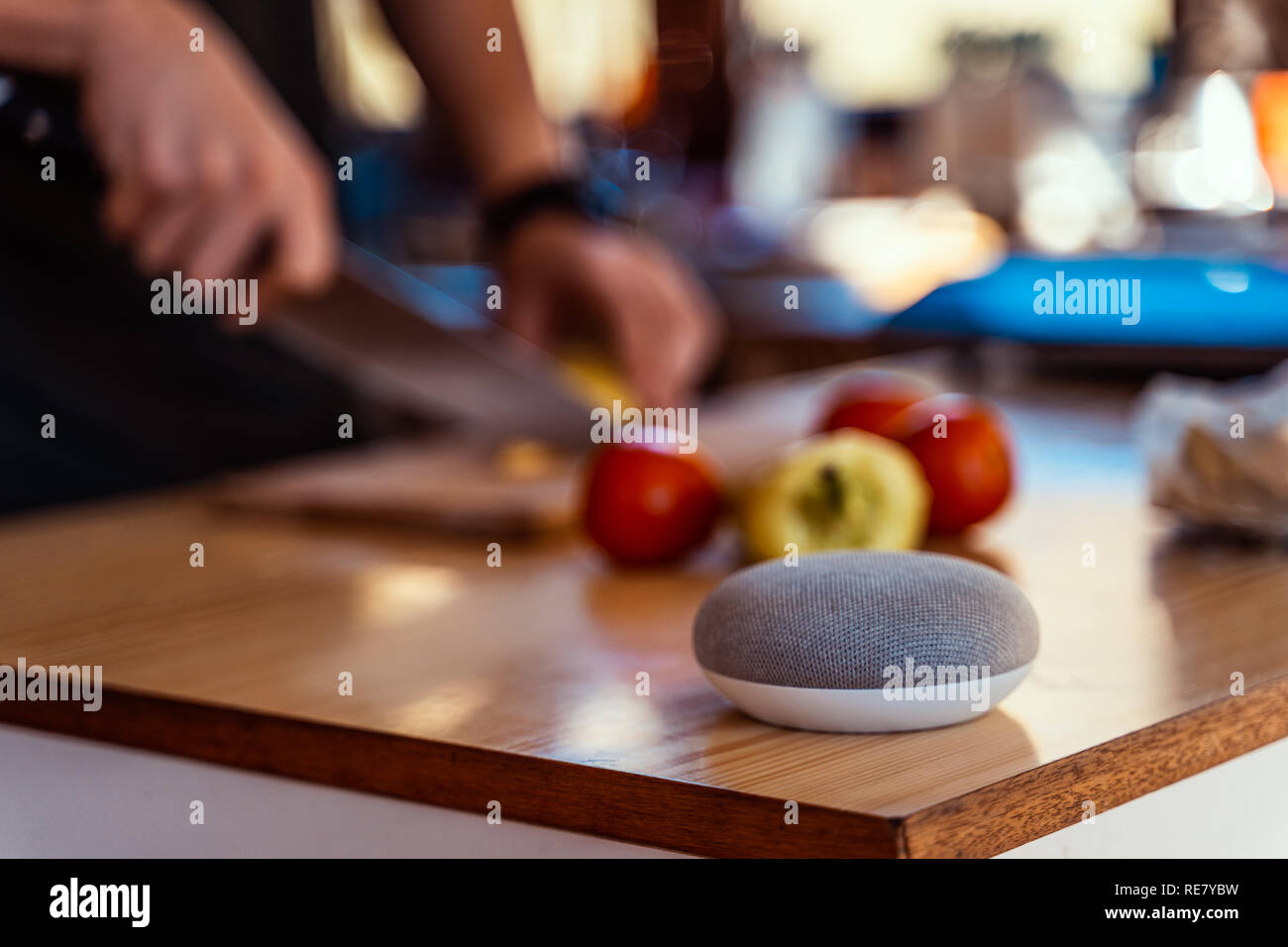 Ai Lautsprecher Konzept in der häuslichen Umgebung Stockfoto