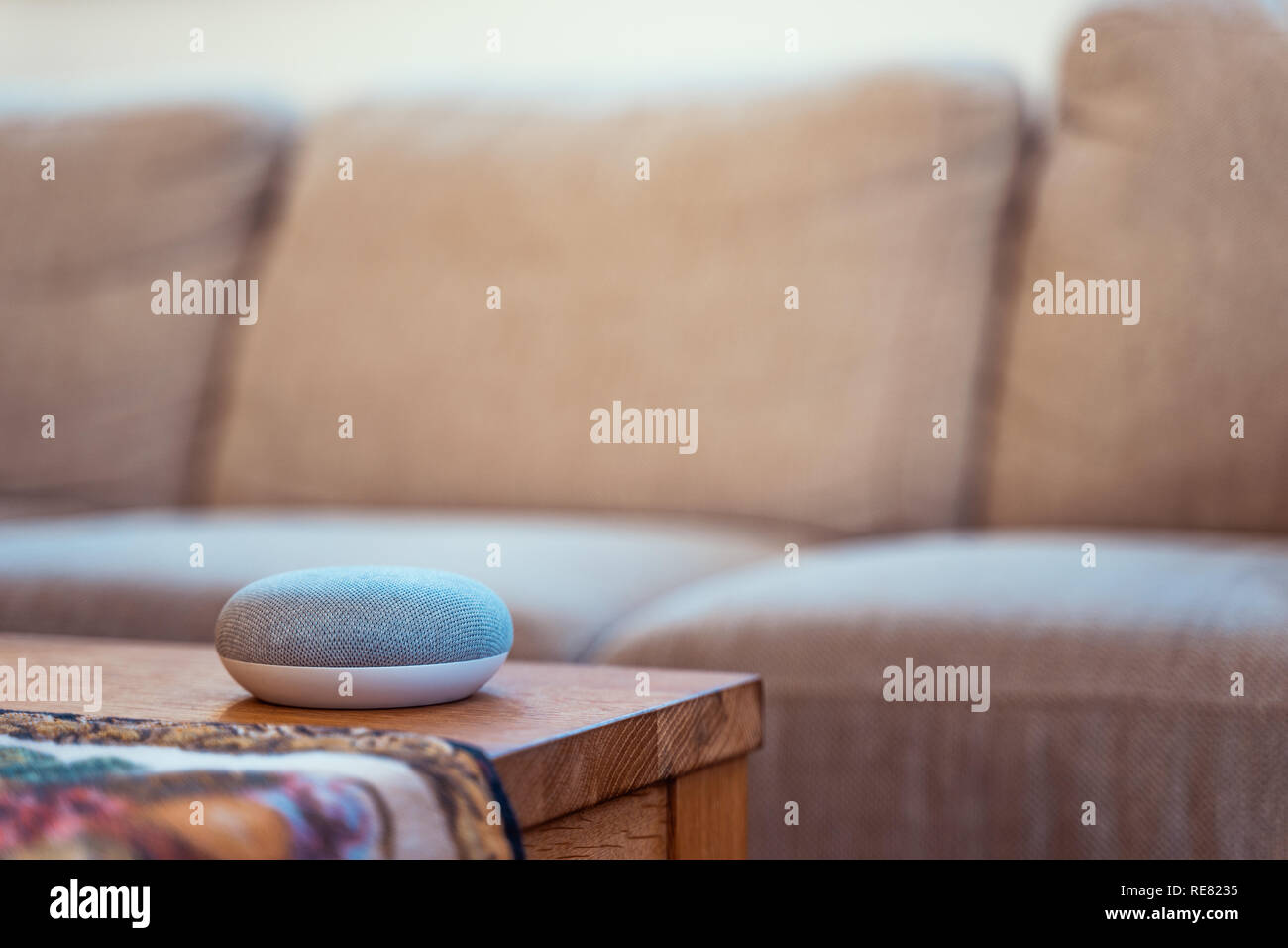Ai Lautsprecher Konzept in der häuslichen Umgebung Stockfoto