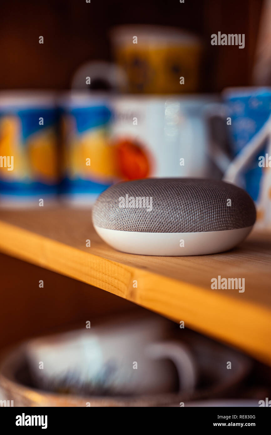Ai Lautsprecher Konzept in der häuslichen Umgebung Stockfoto