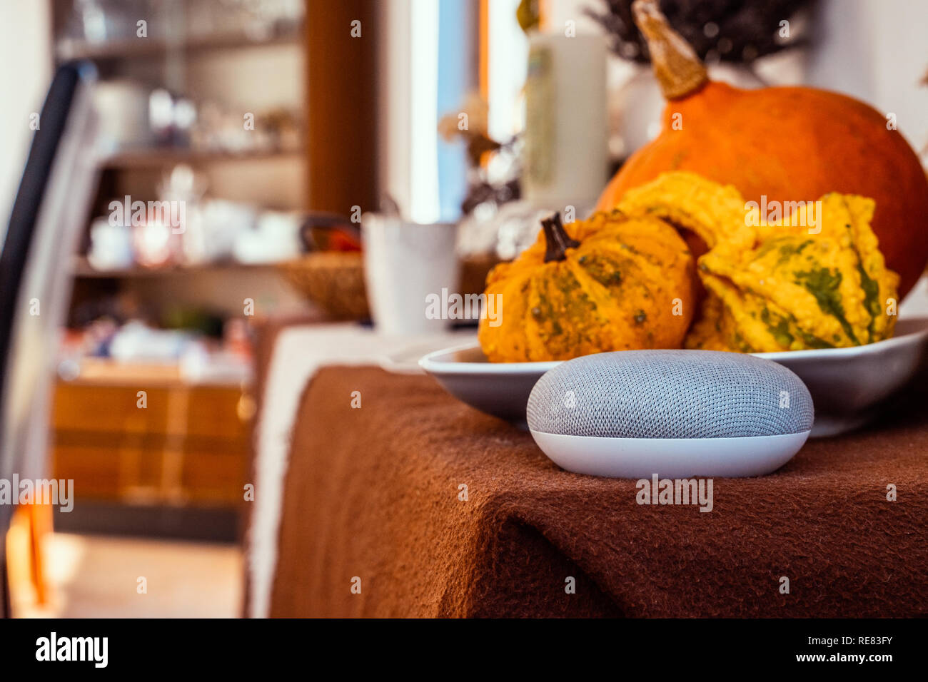 Ai Lautsprecher Konzept in der häuslichen Umgebung Stockfoto