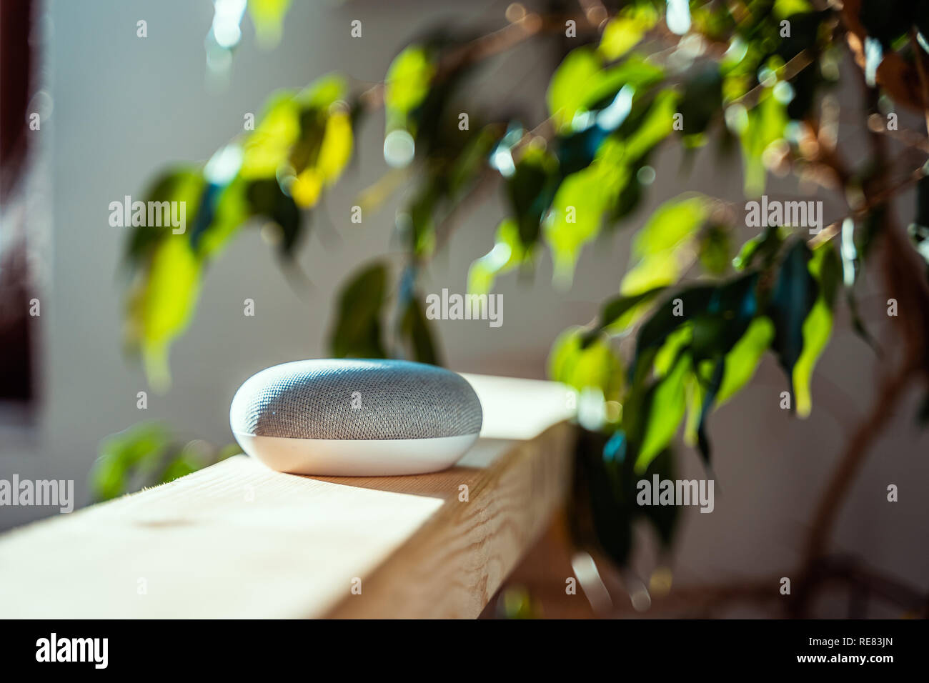 Ai Lautsprecher Konzept in der häuslichen Umgebung Stockfoto