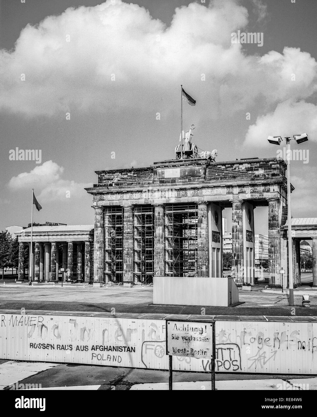 August 1986, Berliner Mauer, Brandenburger Tor in Berlin Ost, West Berlin, Deutschland, Europa, Stockfoto