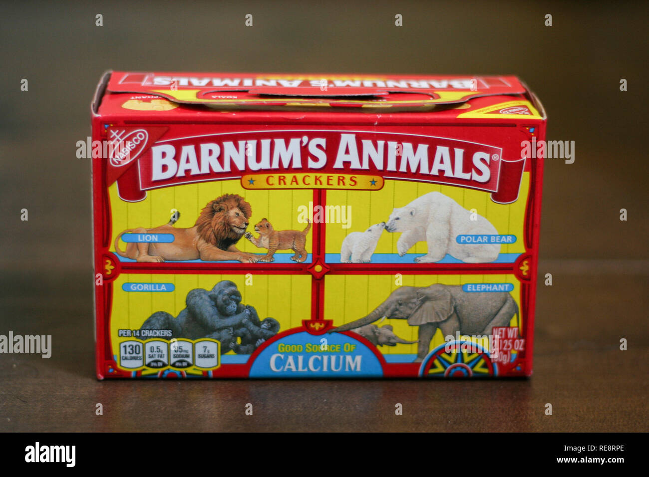 Originalverpackung von barnum's Animal Cracker mit Zirkus Tiere hinter Gittern. Stockfoto