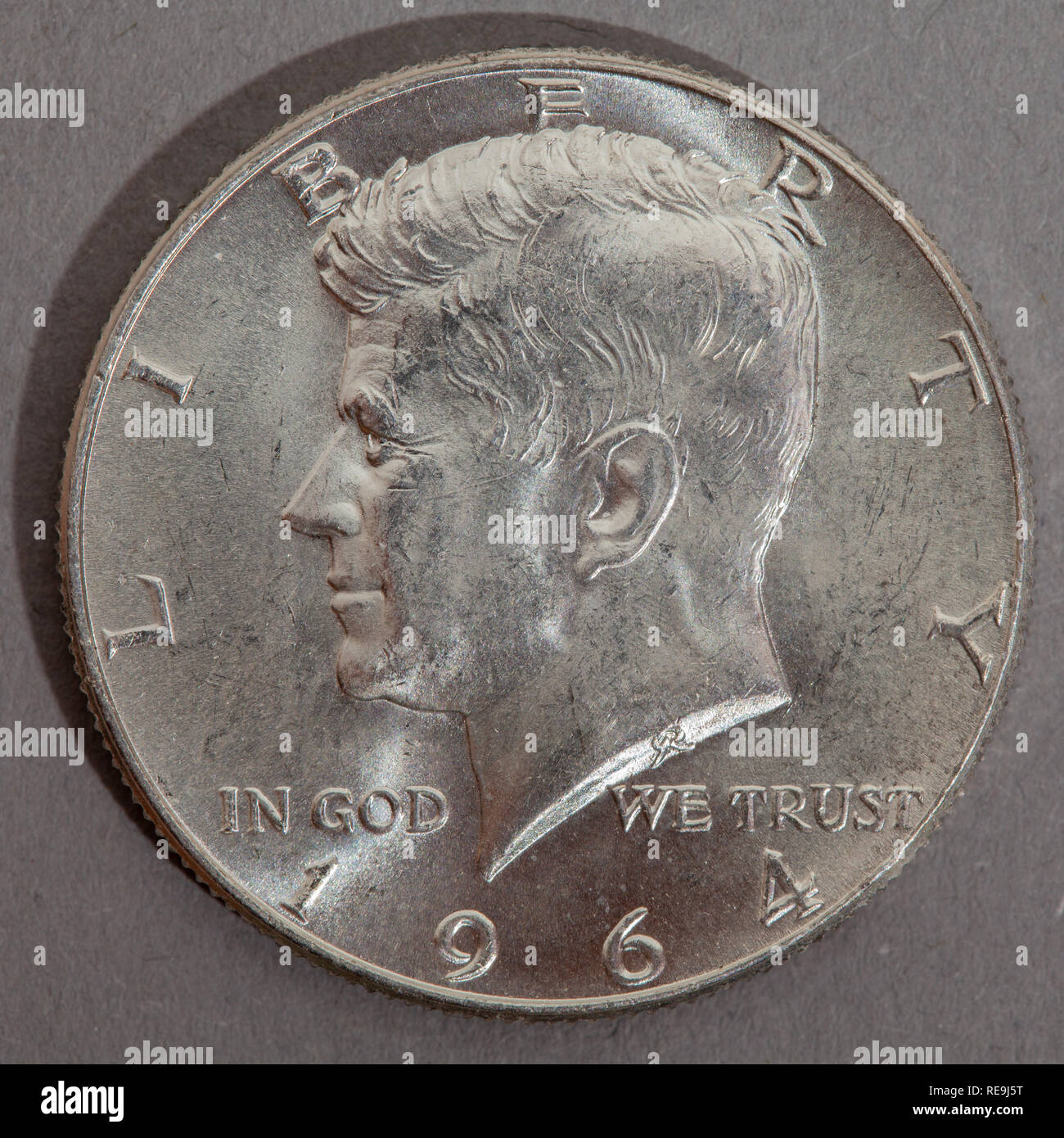 Januar 20th, 2019, Nürnberg: halber Dollar mit Kennedy aus dem Jahre 1964. Inschrift: "Freiheit - Auf Gott vertrauen wir" Stockfoto