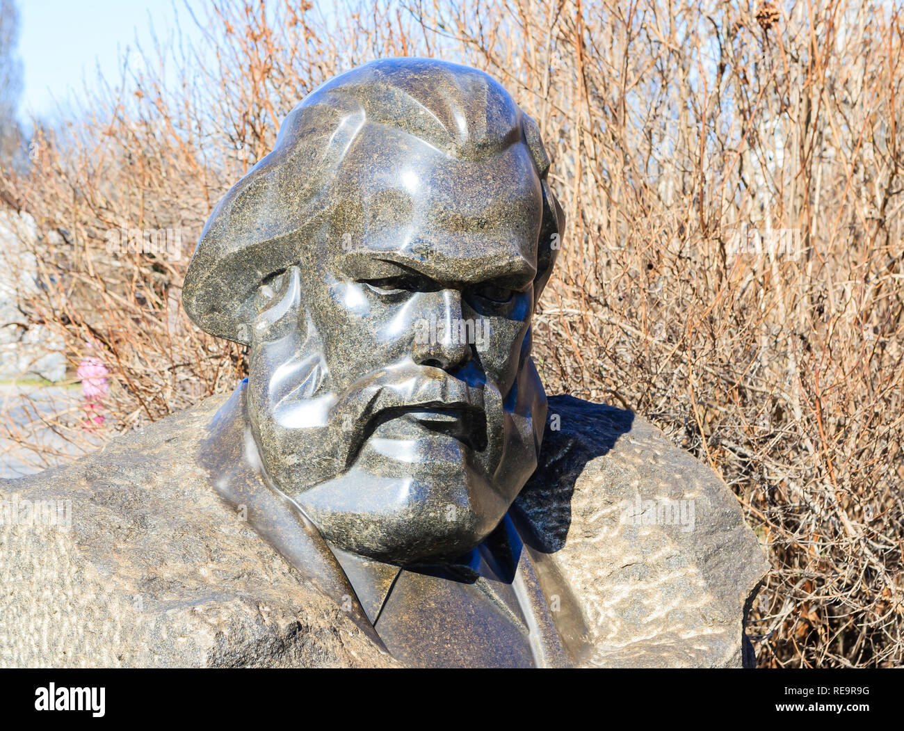 Büste von Karl Marx. Park der Künste bin useon'. Moskau, Russland Stockfoto