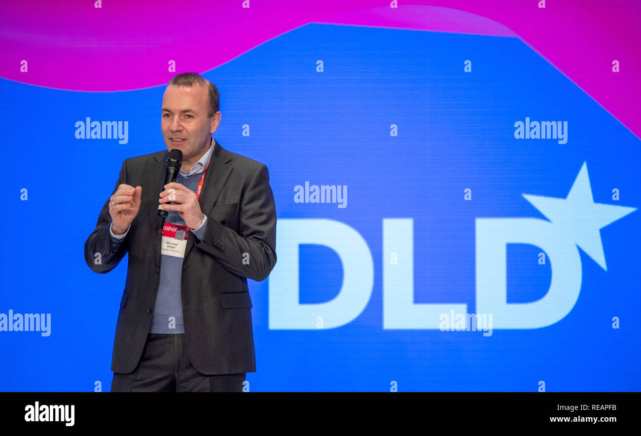 21. Januar 2019, Bayern, München: Manfred Weber, Vorsitzender der EVP-Fraktion im Europäischen Parlament und Mitglied des Europäischen Parlaments, spricht auf der Bühne des "Digital Life Design (DLD) Innovation Konferenz. Er hält noch eine Steuer für digitale Riesen wie Facebook und Google notwendig, auch nach dem Scheitern eines ersten Versuch. "Es ist etwas, was wir tun müssen, um Fairness in diesem neuen Markt zu schaffen", sagte Weber Montag an der DLD. Foto: Lino Mirgeler/dpa Stockfoto