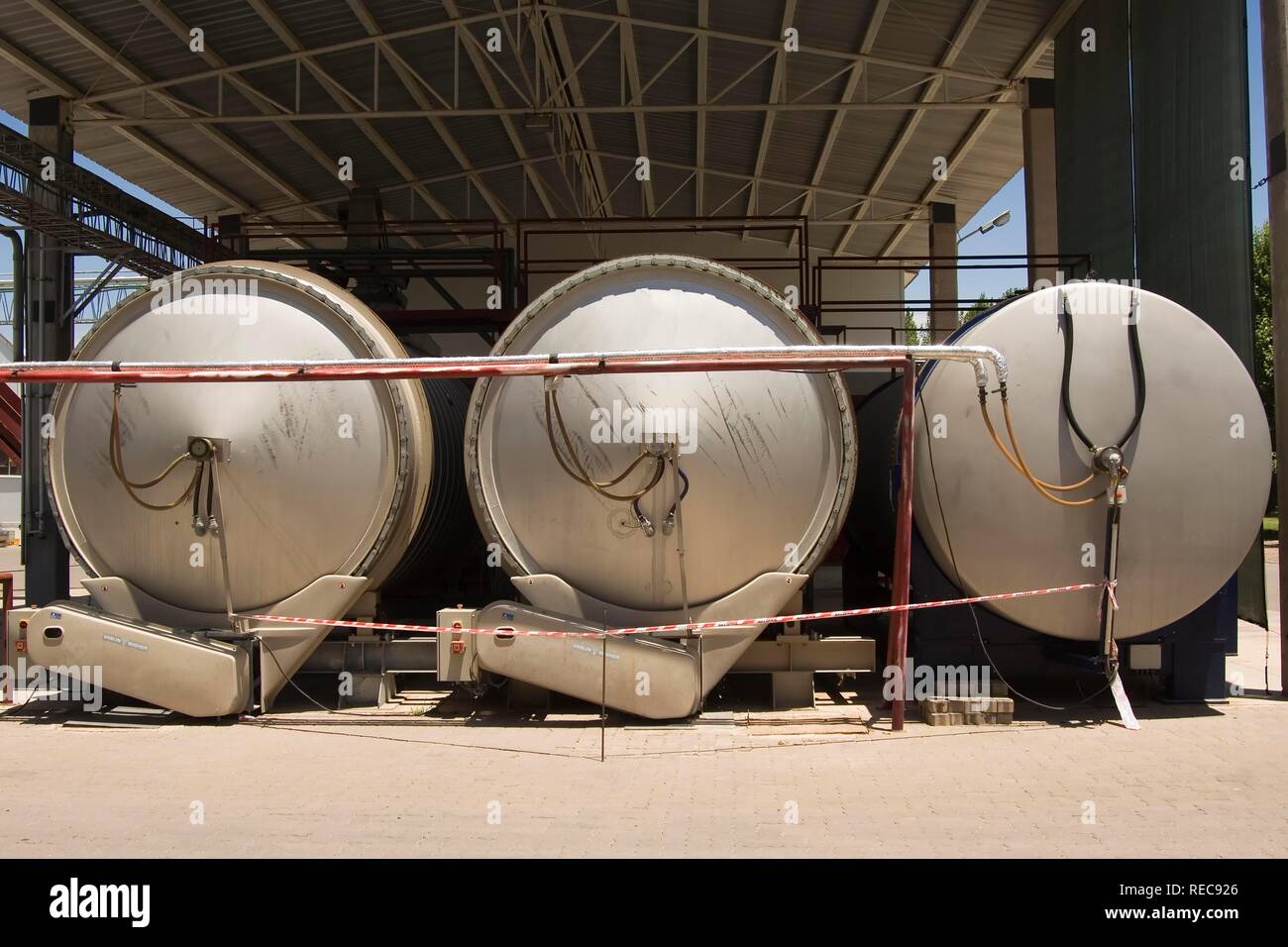 Bodega Familia Zuccardi, Wein Tuns, Wein - drücken Sie Haus, Mendoza, Argentinien Stockfoto